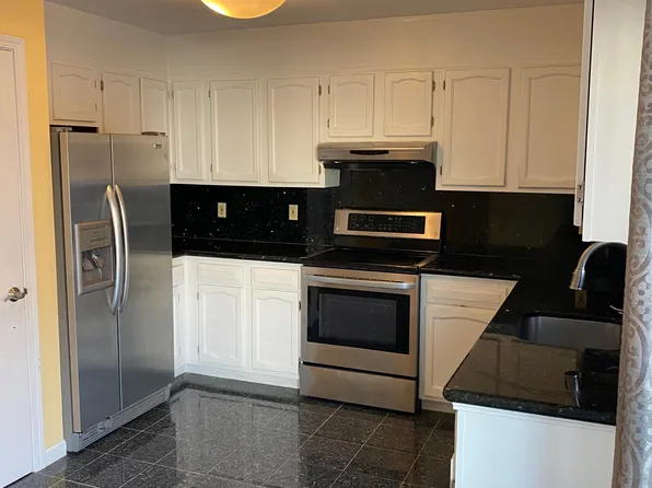 10 Hoover Ave #2, Stamford, CT 06905