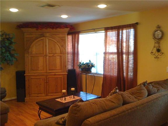 Home For Sale In Brentwood