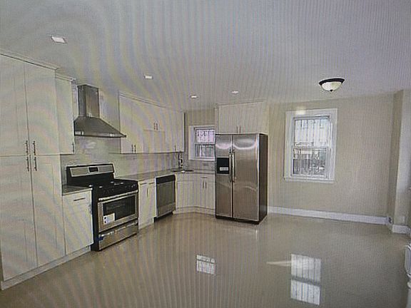 5th image of 567 Logan Ave #2
