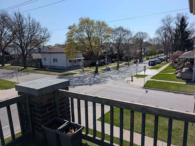 1091 Gladstone Ave — Photo 12