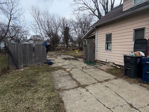 5th image of 1218 Pinehurst Ave