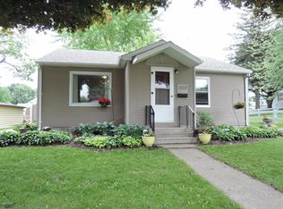 1057 Grandview Ave, Owatonna, MN 55060