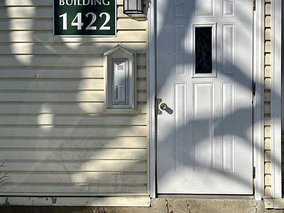 4th image of 1422 E Wyndham Cir APT 205