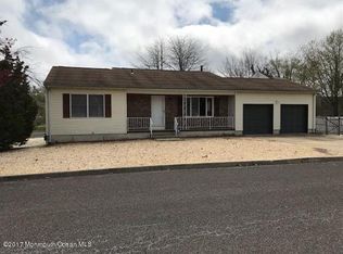 2 Lake Spring Ct, Island Heights, NJ 08732