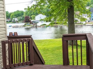 32 McNabb Rd, Lake Hopatcong, NJ 07849