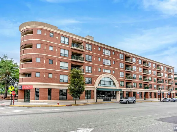 1 Orient Way APT 410, Rutherford, NJ 07070