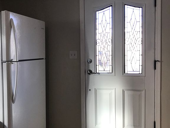 3rd image of 3 N Bonita Ave #2