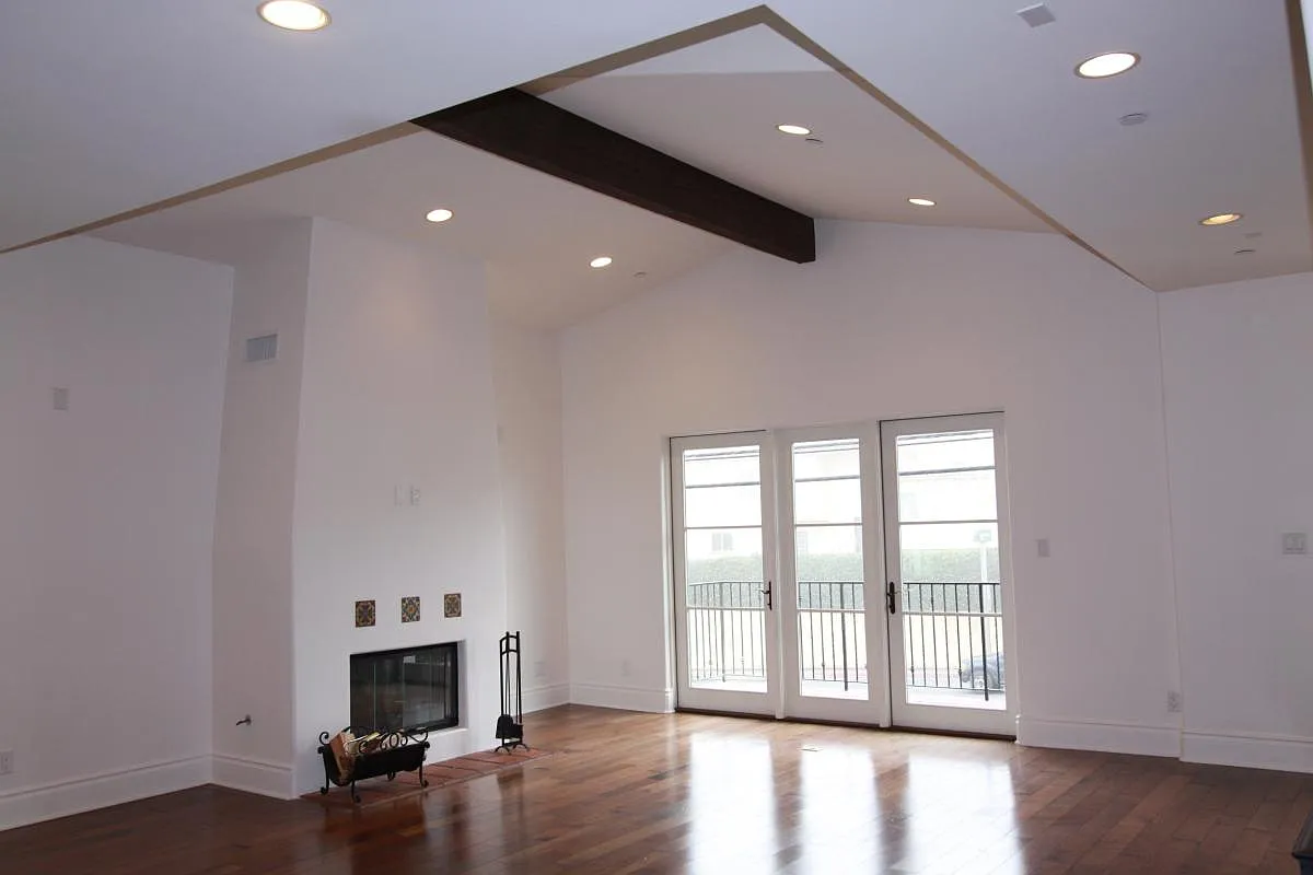 3 bed, 2.5 bath, 2140 sqft, $7,000 — Photo 4