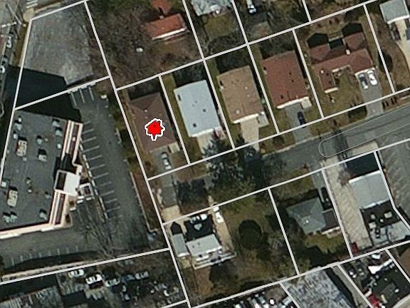 2nd image of 27 Genevieve Pl
