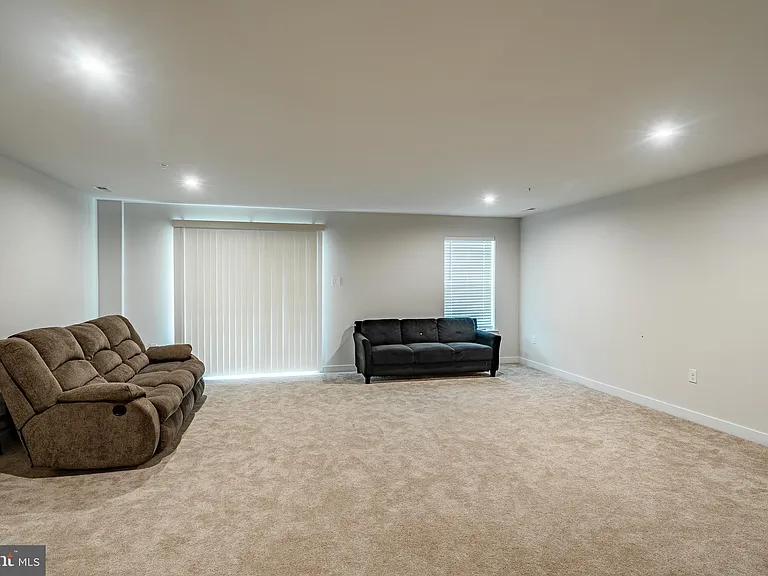 208 Chase Dr — Photo 21