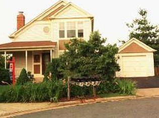 13606 Soft Breeze Ct, Herndon, VA 20171