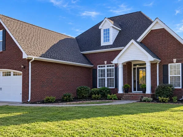 724 Cavalier Dr, Clarksville, TN 37040