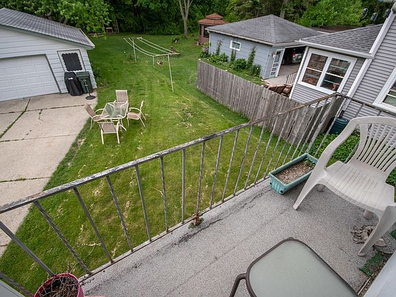 4th image of 723 Hawthorne Ave #A