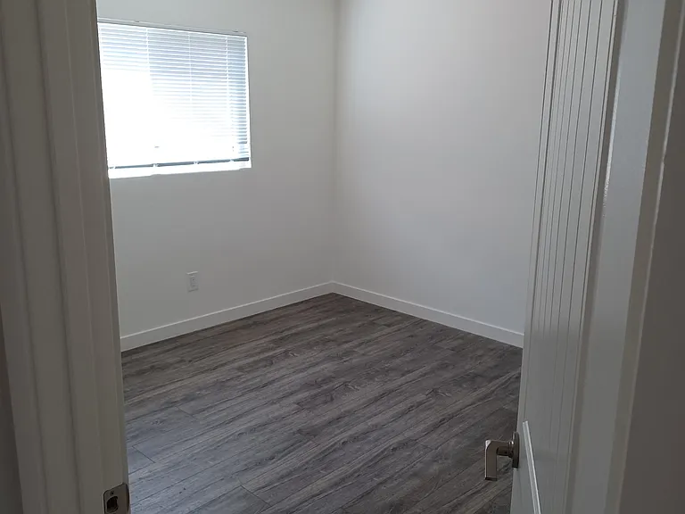 1311 N Broadway #100 — Photo 12