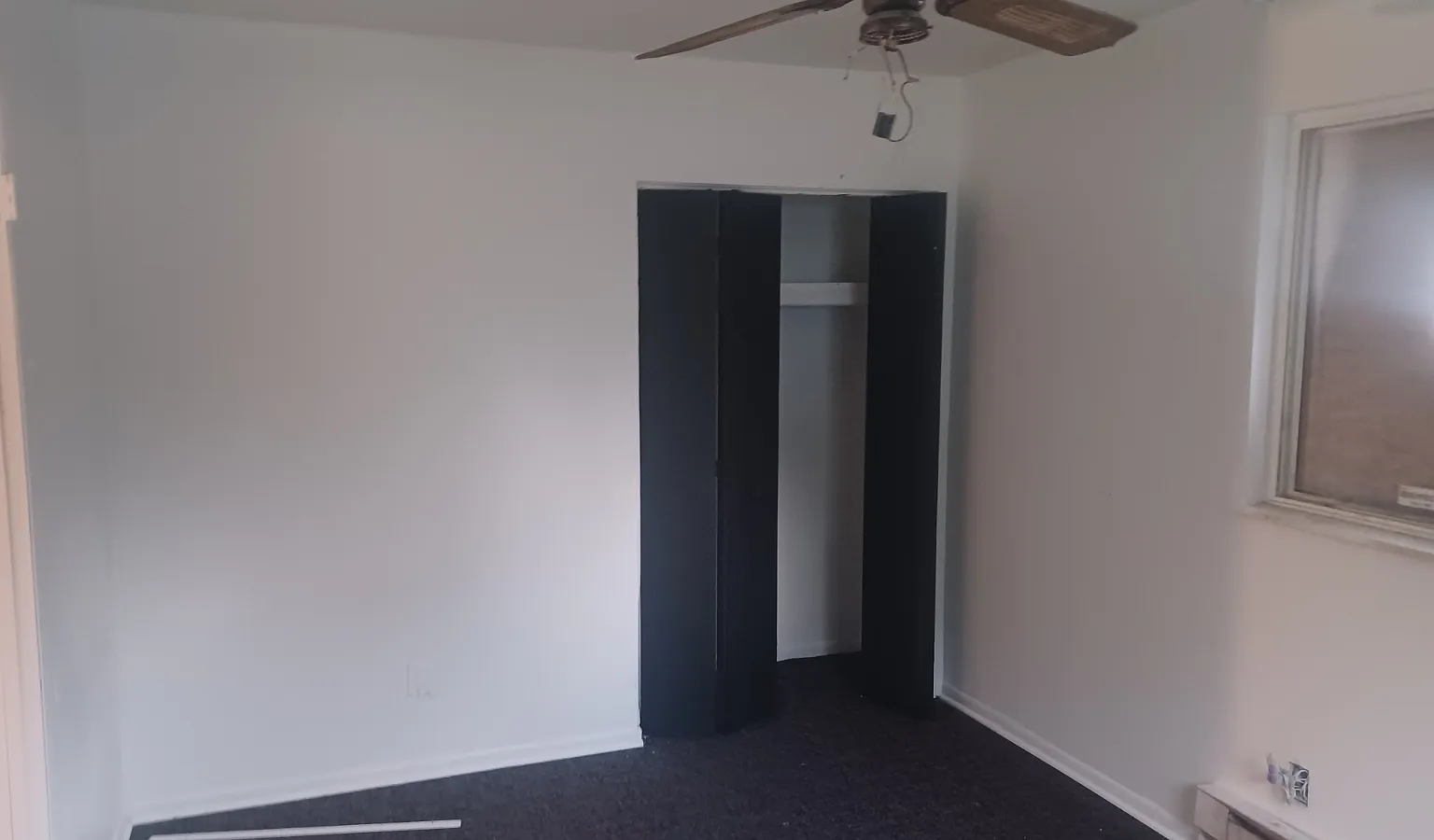 3 bed, 1.5 bath, 1008 sqft, $1,000 — Photo 3