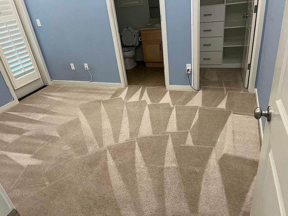 1st floor bedroom, next to garage