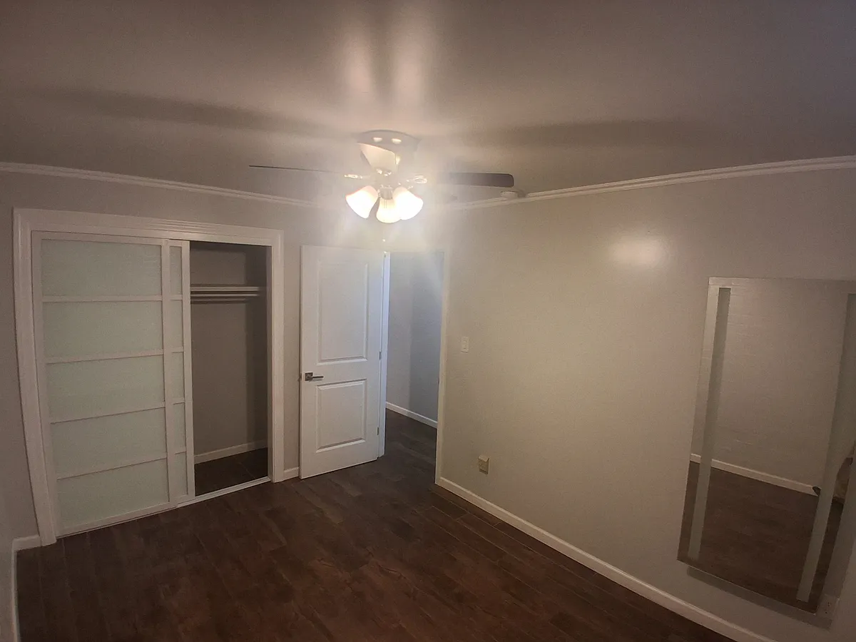 Building Photo - 3426 N Miller Rd #8