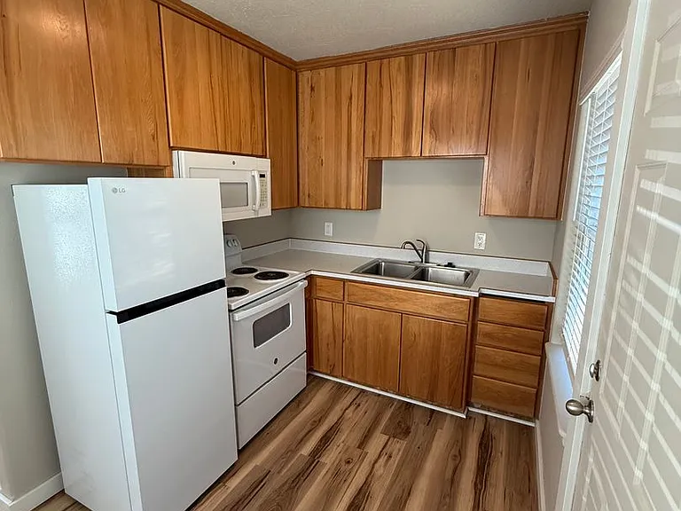 410 - 11th Ave 4-Plex — Photo 5