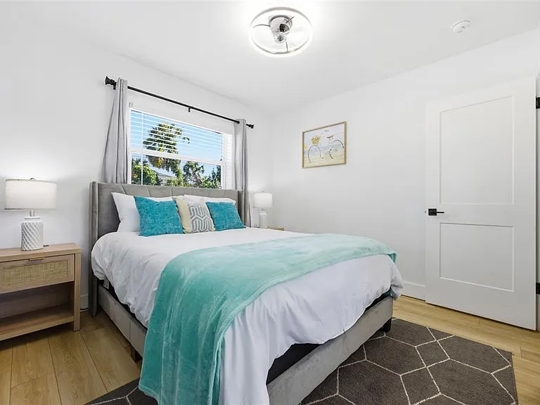 4310 W Carmen St — Photo 36