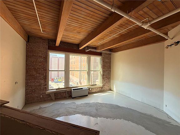 4th image of 308 W 8th St APT 306