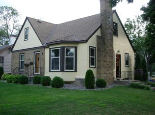 1373 Simpson St, Saint Paul, MN 55108