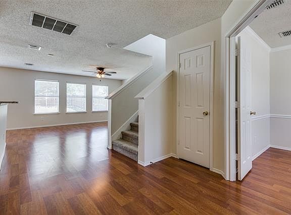 4th image of 1609 Forest Oaks Way