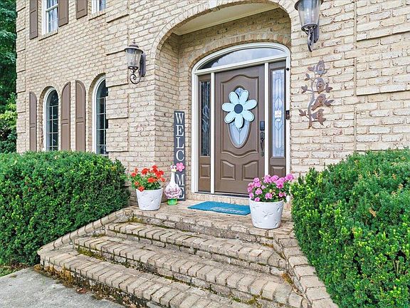 4th image of 6306 Midsummer Ln