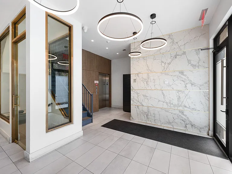 152 Boerum St #2L — Photo 9