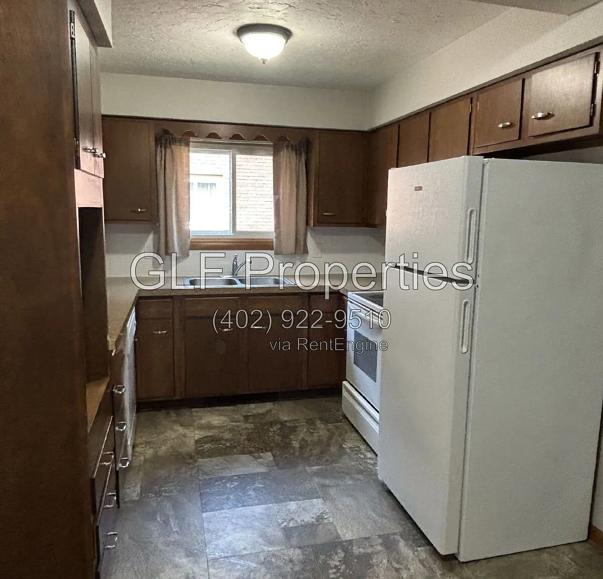 2 bed, 1.0 bath, $900 — Photo 4