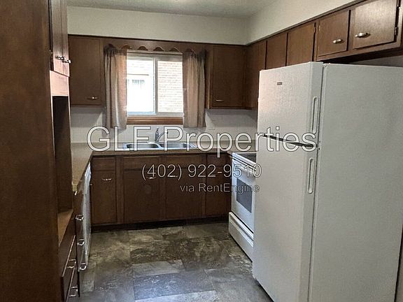 4th image of 231 N 1st St APT 4