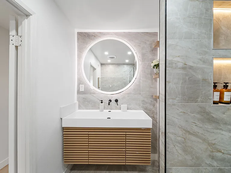 12246 Janet St — Photo 37