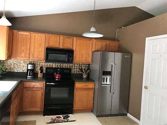5th image of 22 Choiceland Ct