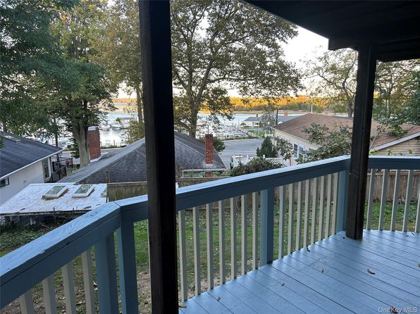 34 Knoll Top Rd