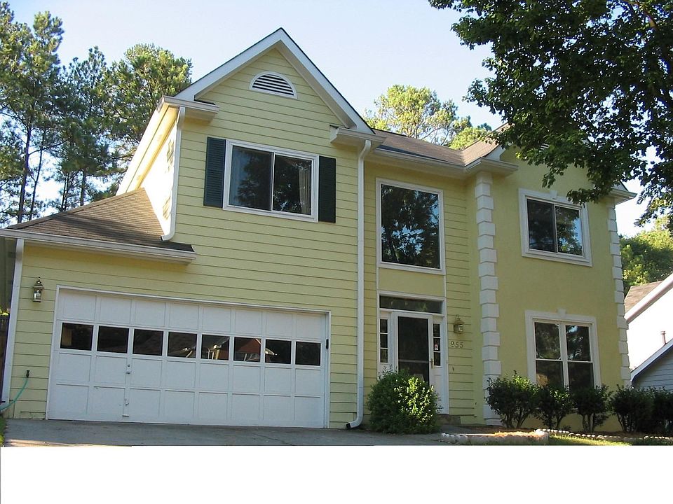 Beautiful 2-Story Home