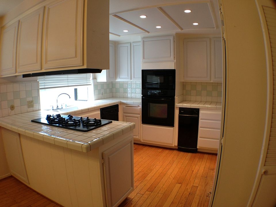 1st image of 18741 Hatteras St Unit 3