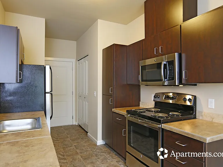 Plumtree Apartments — Photo 32