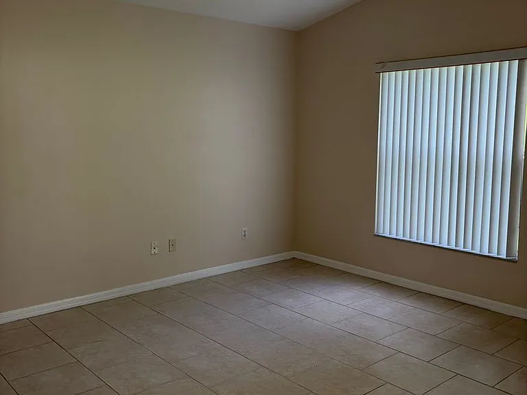 985 Scenic View Cir — Photo 9