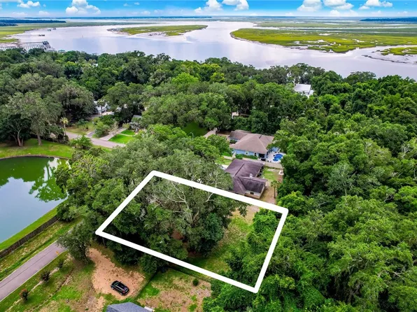 1239 Forrest Dr, Fernandina Beach, FL 32034