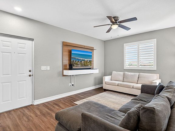 3rd image of 6481 Aragon Way APT 304