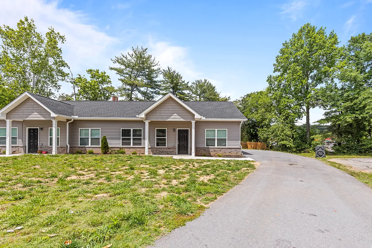 Building Photo - 4718 Metro Park Ln #A