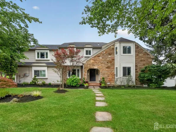 14 Schindler Dr N, Old Bridge, NJ 08857