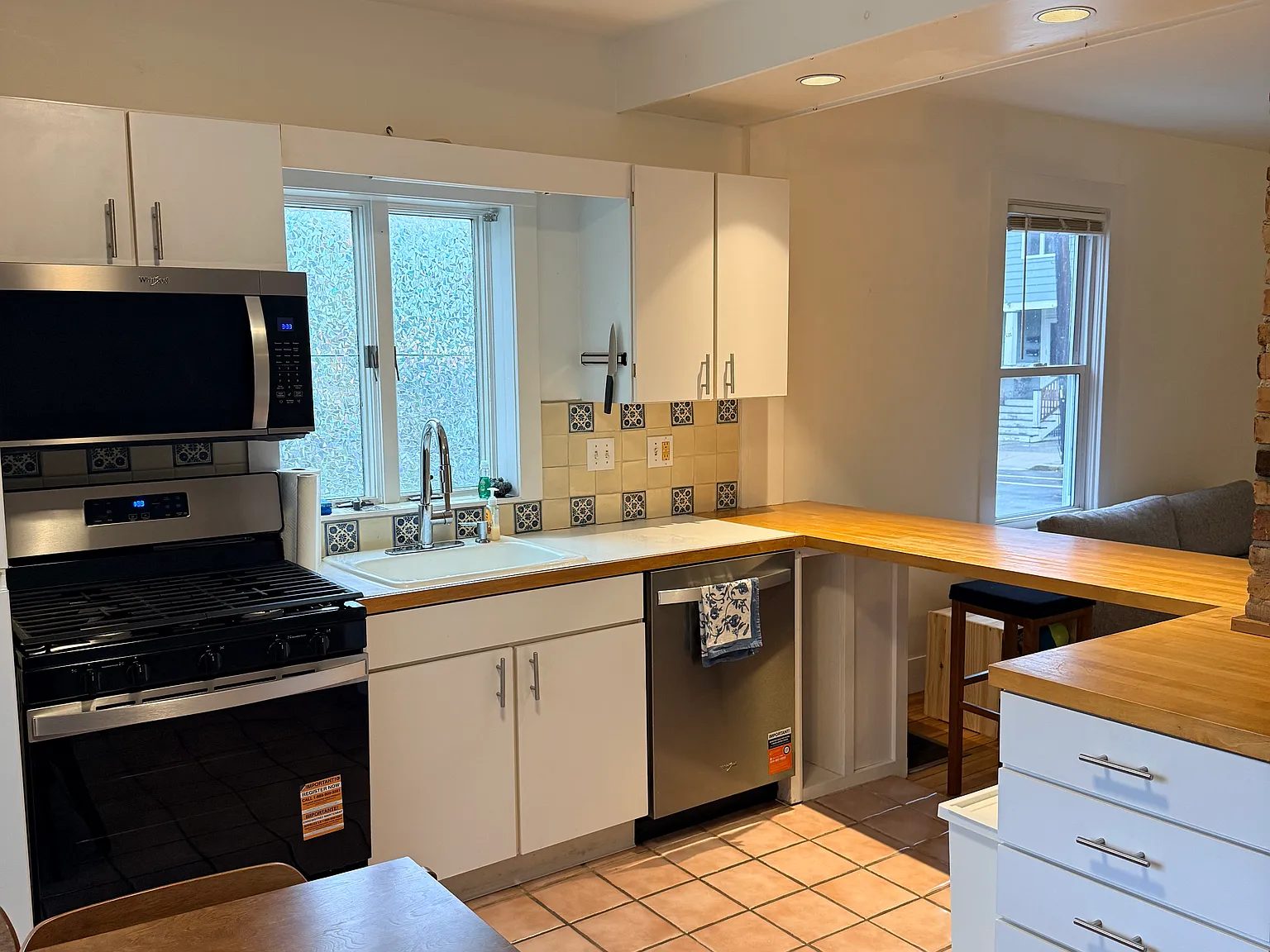 2 bed, 1.5 bath, 998 sqft, $4,300 — Photo 3