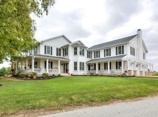 1090 Bucks Pond Rd, Monticello, IL 61856