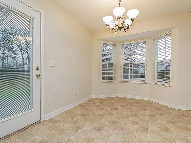 608 Birchbrook Ct — Photo 4