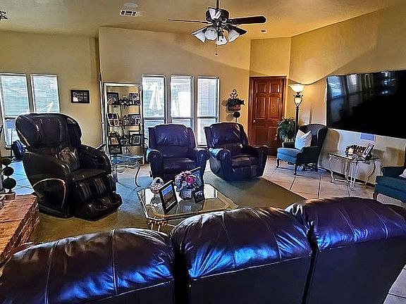 5th image of 3113 NE Colonial Dr