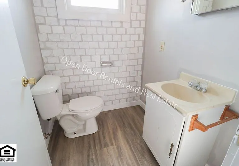 202 W Main St #1 — Photo 9
