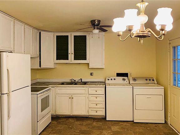 3rd image of 3417 N Luewan Dr