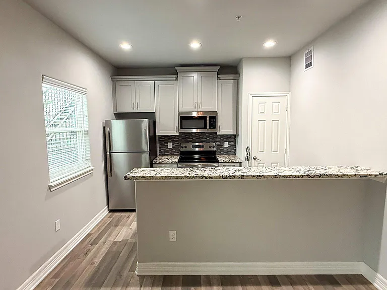 7823 Gladstone St #B2 — Photo 1