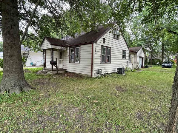 802 E Esther St, Taylorville, IL 62568
