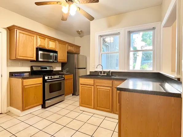 19 Park View St, Dorchester, MA 02121
